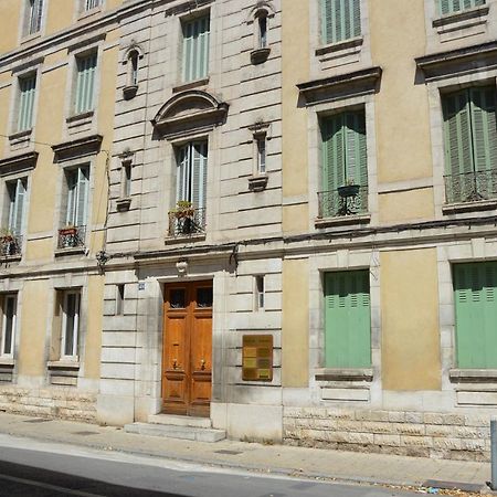 Appartement Intra Muros 8 Personnes Climatise Wifi Stationnement Facile Avignon Exterior photo